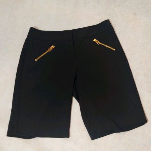 NWOT Caché Ladies Black Dress Shorts size 0 - Picture 1 of 6